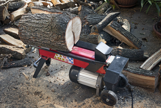 Машинно цепене на дърва с Raider RD-LGS01T